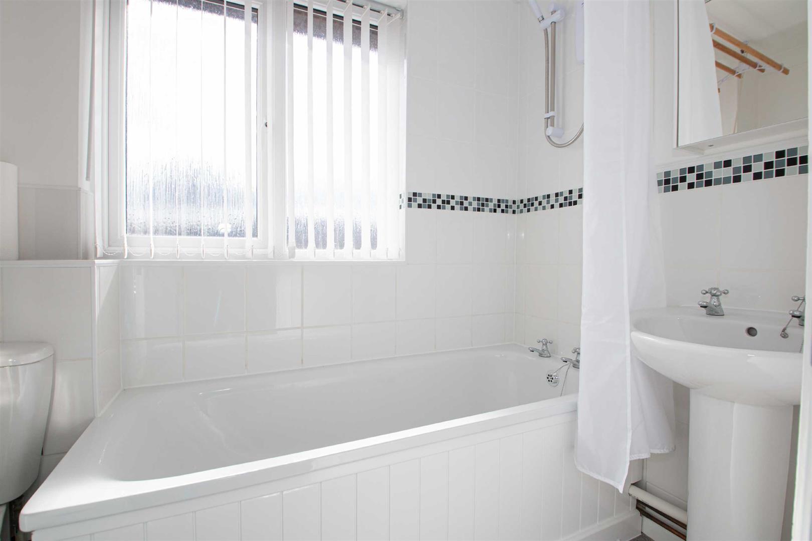 1 bed property in Pimpernel Grove, Milton Keynes
